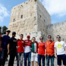 Los protagonistas del evento posan para una foto en la espectacular ciudad de Jerusalén