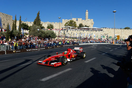 El F60 a toda velocidad por las calles de Jerusalén