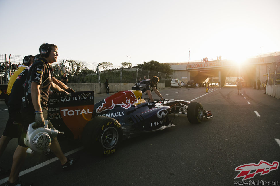 Preparando el RB7 para el Top Gear Festival