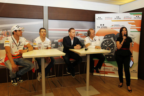 Paul di Resta y Adrian Sutil en un evento de TW Steel