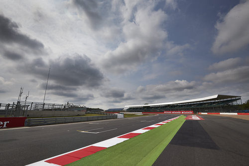 Entrada a meta en la nueva sección Arena de Silverstone