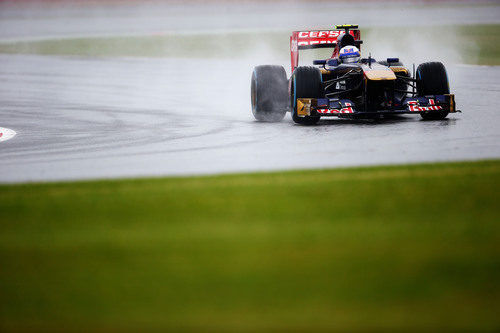 Jean-Eric Vergne rueda con neumáticos de lluvia extrema