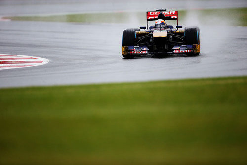 Jean-Eric Vergne afronta una de las curvas de Silverstone