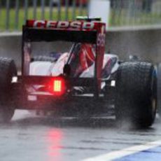 La lluvia arrecia sobre el STR8 de Daniel Ricciardo