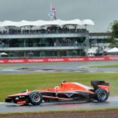 Jules Bianchi se mantiene en pista con neumáticos de lluvia extrema
