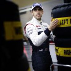 Pastor Maldonado sostiene sus neumáticos