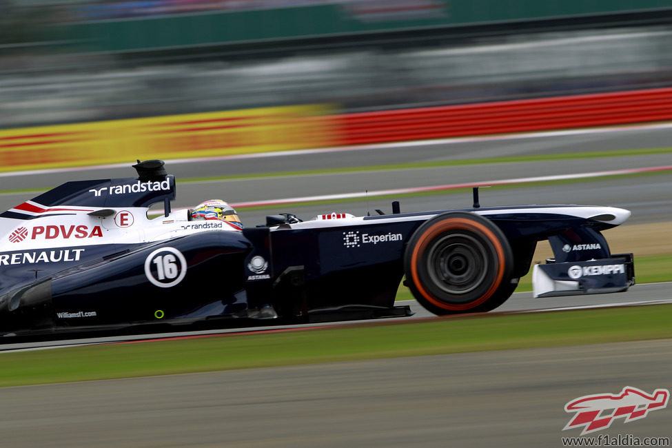 Pastor Maldonado exprime los duros en el trazado de Silverstone