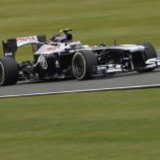 Valtteri Bottas a toda velocidad con los neumáticos medios