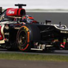Kimi Räikkönen rueda con el duro en Silverstone