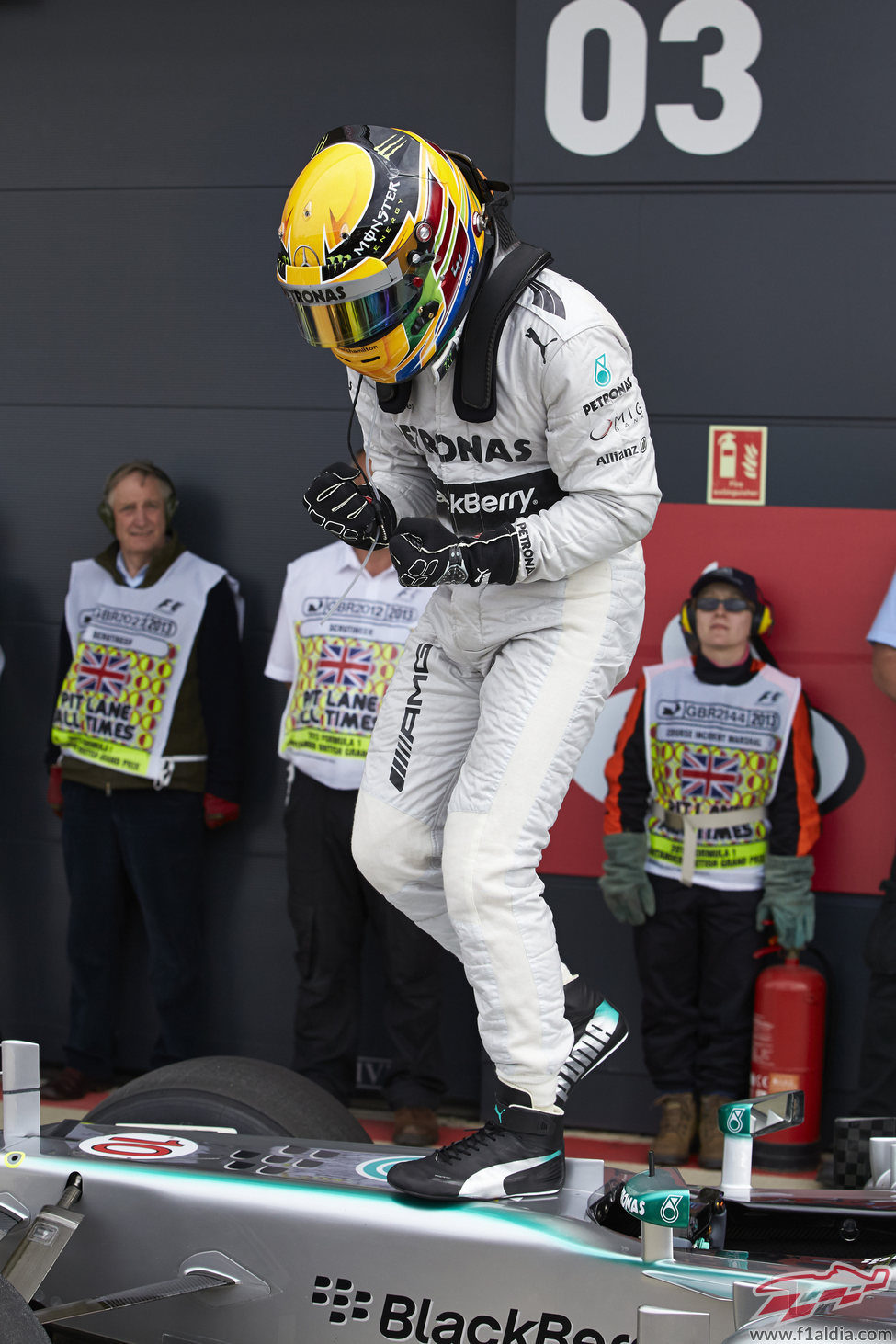 Lewis Hamilton, contento tras lograr la pole