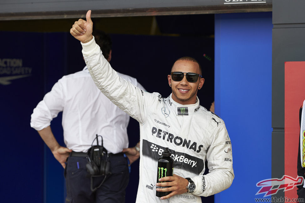 El 'OK' de Hamilton tras la clasificación de Silverstone