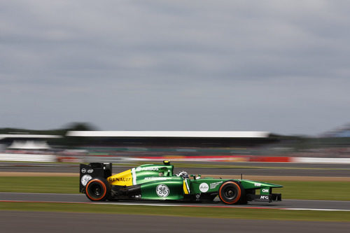 Giedo van der Garde a toda velocidad con su CT03 con duros