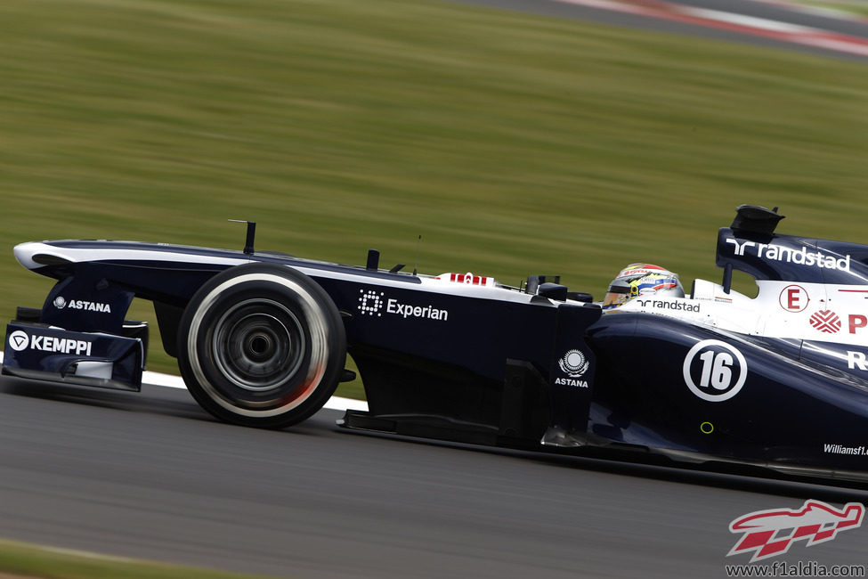 Pastor Maldonado exprime los medios en el trazado de Silverstone