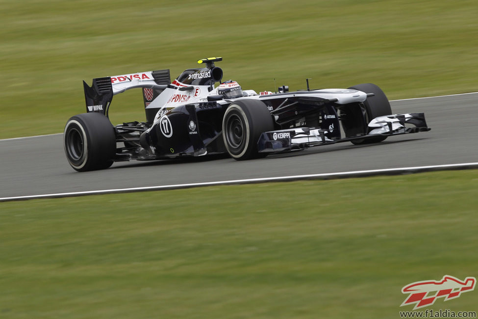 Valtteri Bottas a toda velocidad con los neumáticos medios