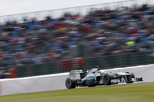 Nico Rosberg rueda con el neumático medio