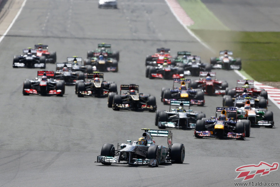 Salida del GP de Gran Bretaña 2013