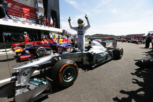 Nico Rosberg celebra su victoria en Silverstone