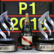 Los trofeos de Mercedes tras el triunfo cosechado en Silverstone