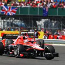 Jules Bianchi, por delante de su compañero