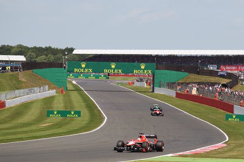 Jules Bianchi afronta una curva en la carrera