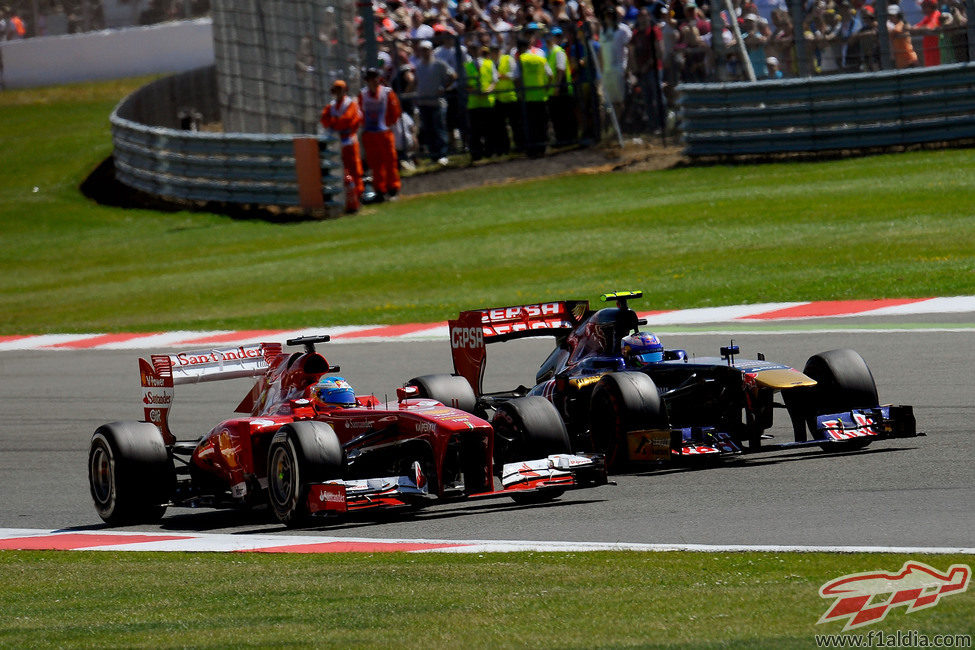 Fernando Alonso tuvo una bonita lucha con Daniel Ricciardo