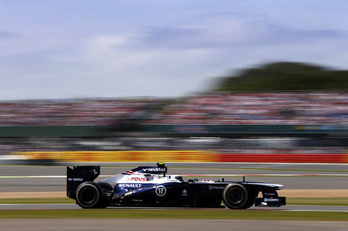 Valtteri Bottas lucha por llevar su Williams a buen puerto 