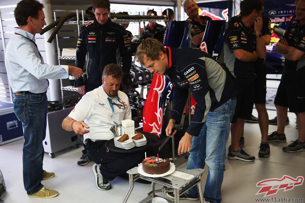 Sebastian Vettel celebra su 26º cumpleaños