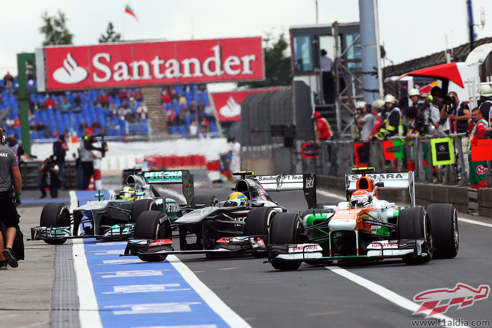 Sutil, Gutiérrez y Rosberg entrando a boxes de forma sincronizada