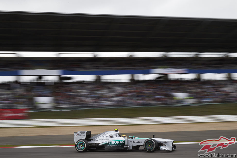 Lewis Hamilton prueba el compuesto medio en Nürburgring