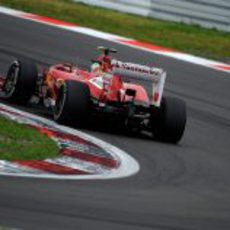 Parte trasera del F138 de Massa en los primeros libres del GP de Alemnaia 2013