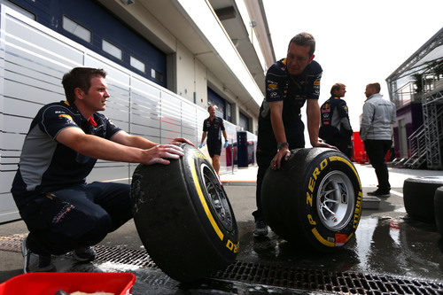 Limpieza de neumáticos Pirelli