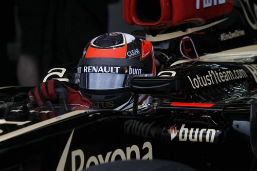 Primer plano de Kimi Räikkönen en su E21