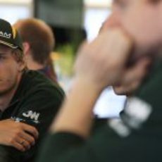 Charles Pic espera concentrado al inicio de los primeros libres en Nürburgring