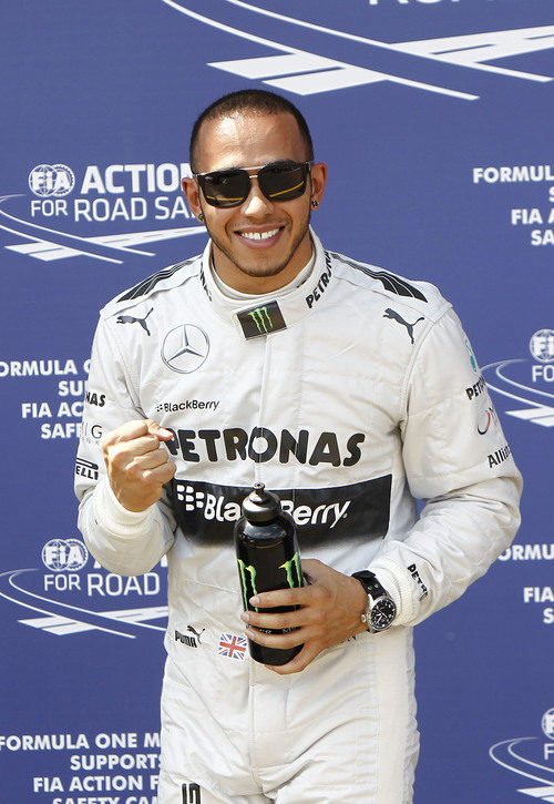 Lewis Hamilton, contento tras la pole en Nürburgring