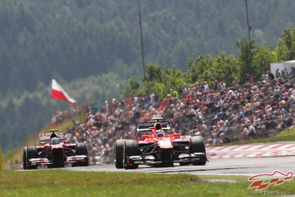 Max Chilton por delante de Massa