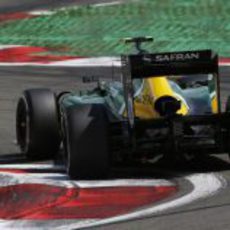 Giedo van der Garde a toda velocidad con su CT03