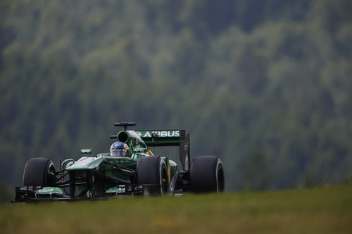 Charles Pic a por otra de las curvas del trazado de Nürburgring