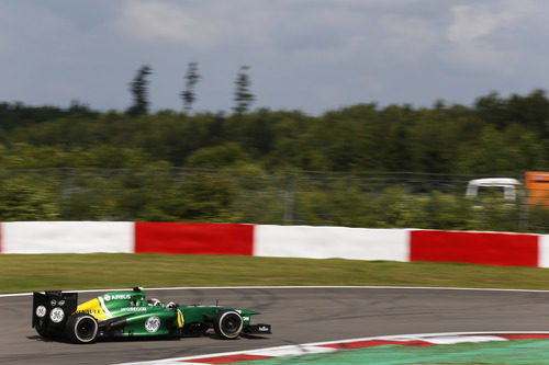 Giedo van der Garde se acerca a los limites de la pista con su CT03