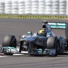 Lewis Hamilton no pudo convertir la pole en victoria