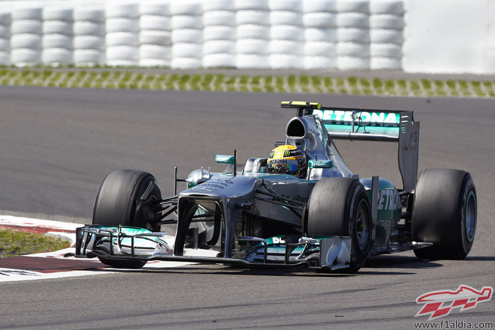 Lewis Hamilton no pudo convertir la pole en victoria