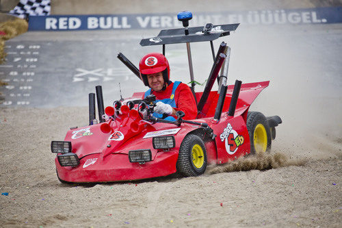 Sebastian Vettel disfrazado de Mario Bros