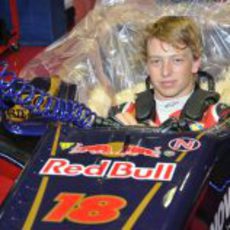 Johnny Cecotto se hace su asiento en Faenza