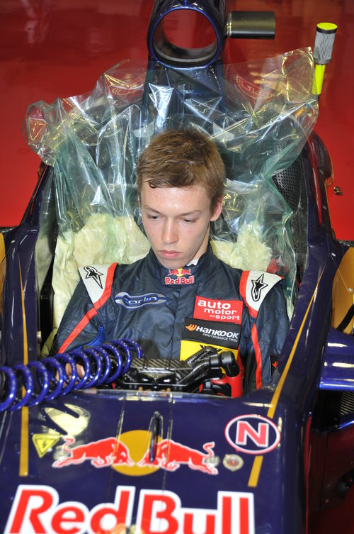 Daniil Kvyat se prepara para subirse al Toro Rosso