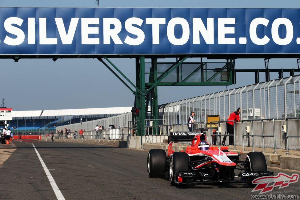 Tio Ellinas en los 'rookie test' de Silverstone