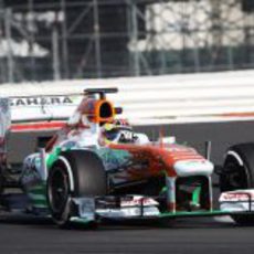 Force India prueba a James Calado