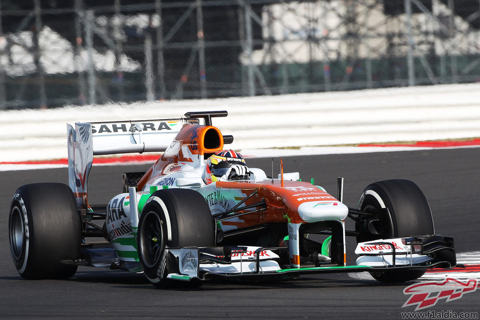 Force India prueba a James Calado