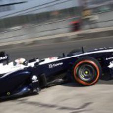 Dani Juncadella sale a pista con el Williams FW35 en los test de Silverstone