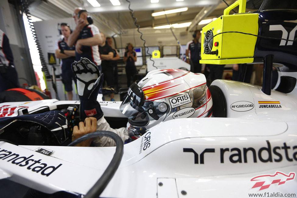 Dani Juncadella a bordo del Williams FW35 en los test de Silverstone