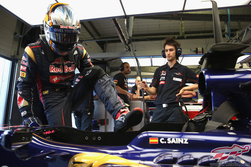 Carlos Sainz Jr entra en el Toro Rosso