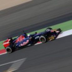 Daniel Ricciardo rueda con los medios